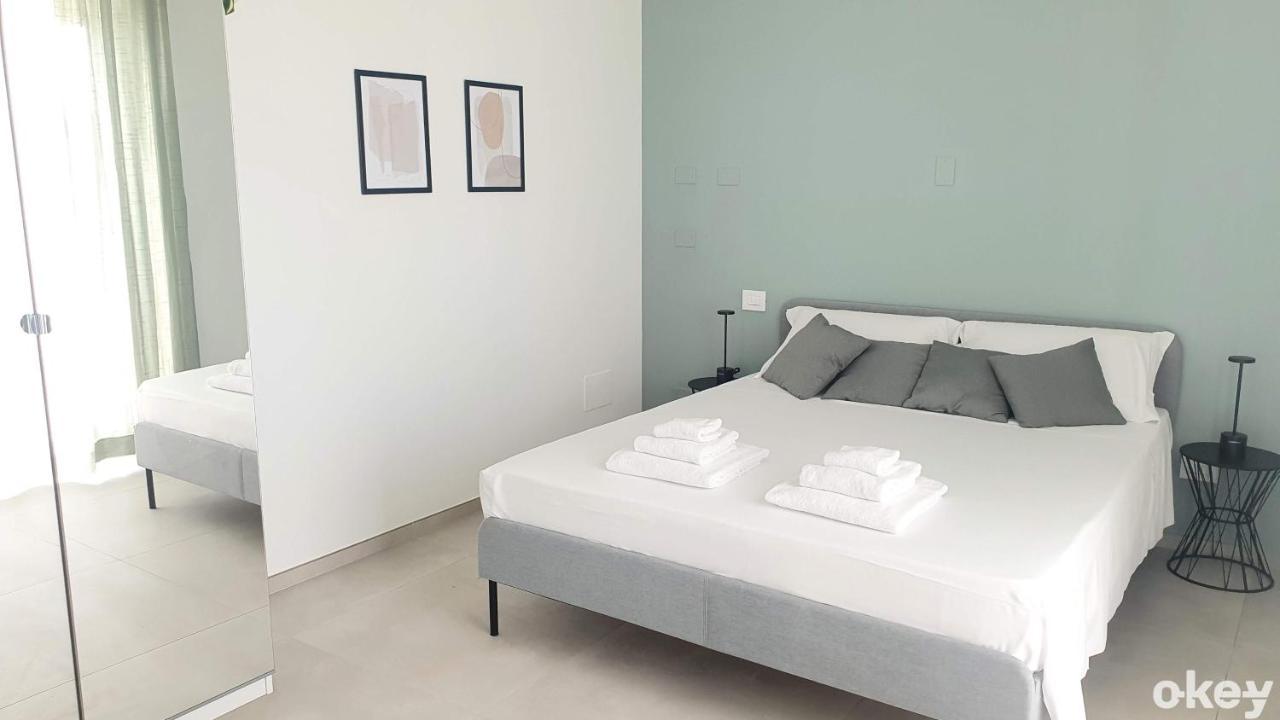 Villa Mediterranea Apartments - Seaview, Pool & Garden Bari Extérieur photo