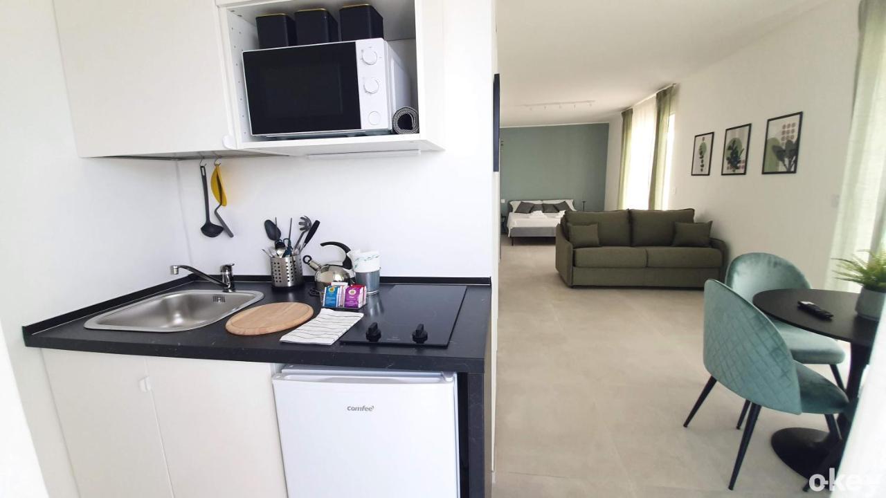 Villa Mediterranea Apartments - Seaview, Pool & Garden Bari Extérieur photo