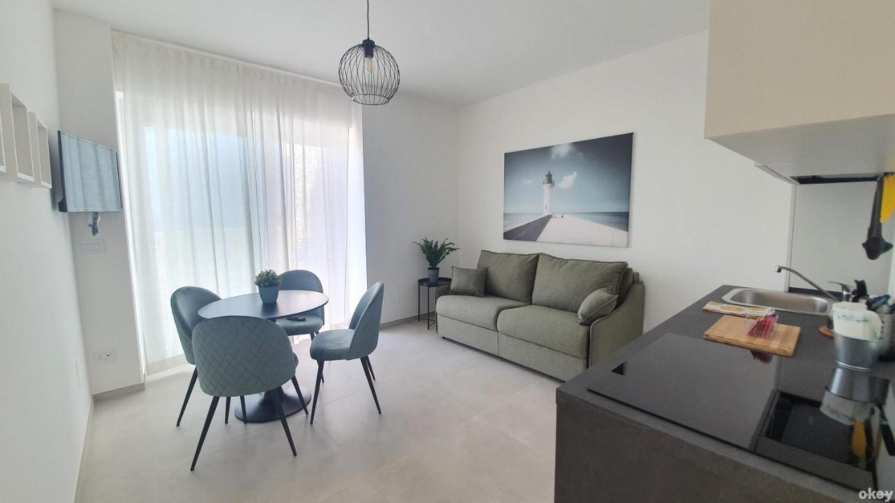Villa Mediterranea Apartments - Seaview, Pool & Garden Bari Extérieur photo