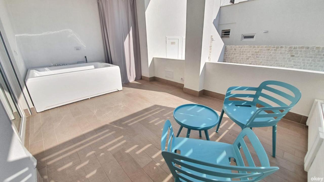 Villa Mediterranea Apartments - Seaview, Pool & Garden Bari Extérieur photo