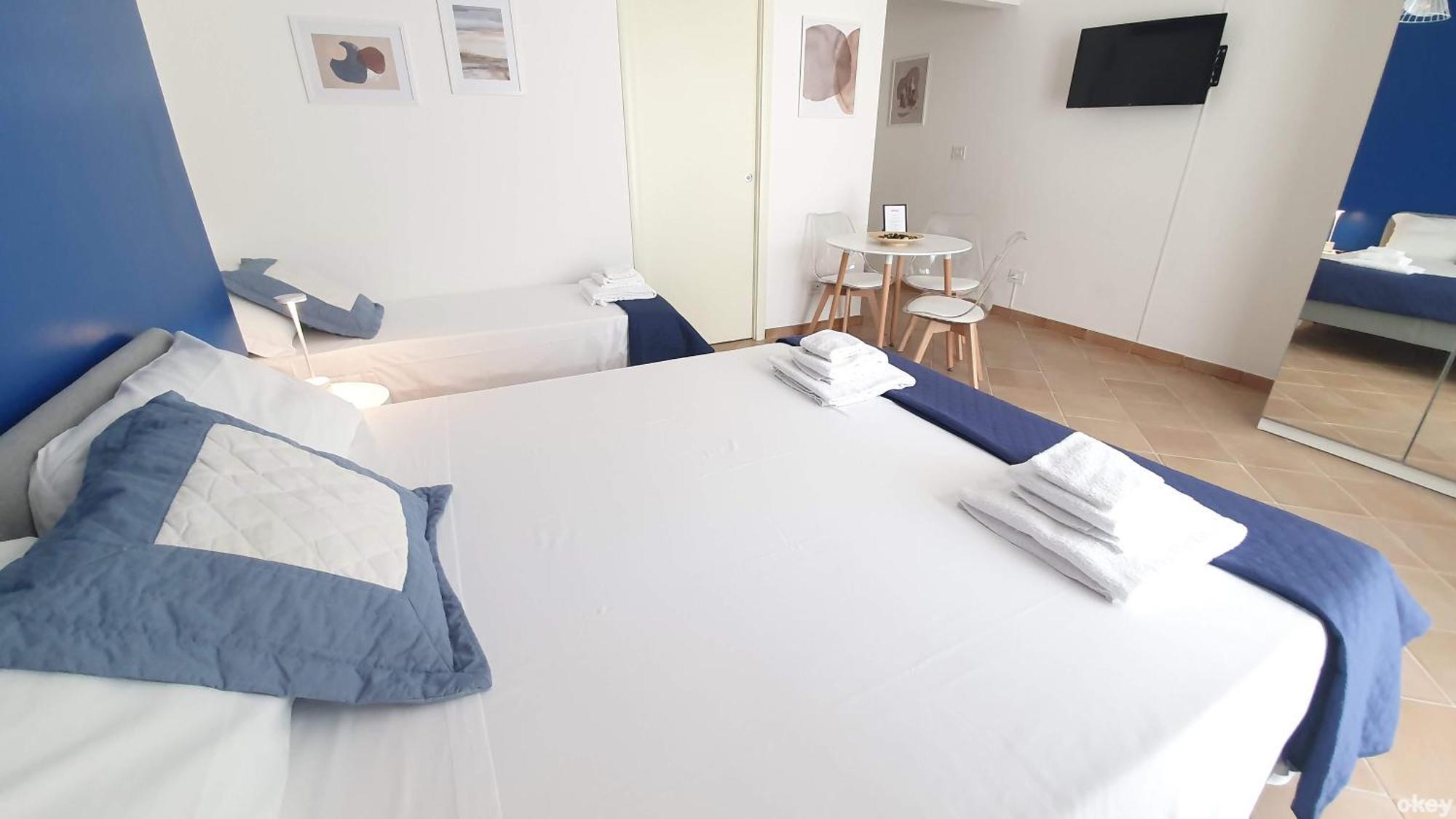 Villa Mediterranea Apartments - Seaview, Pool & Garden Bari Extérieur photo