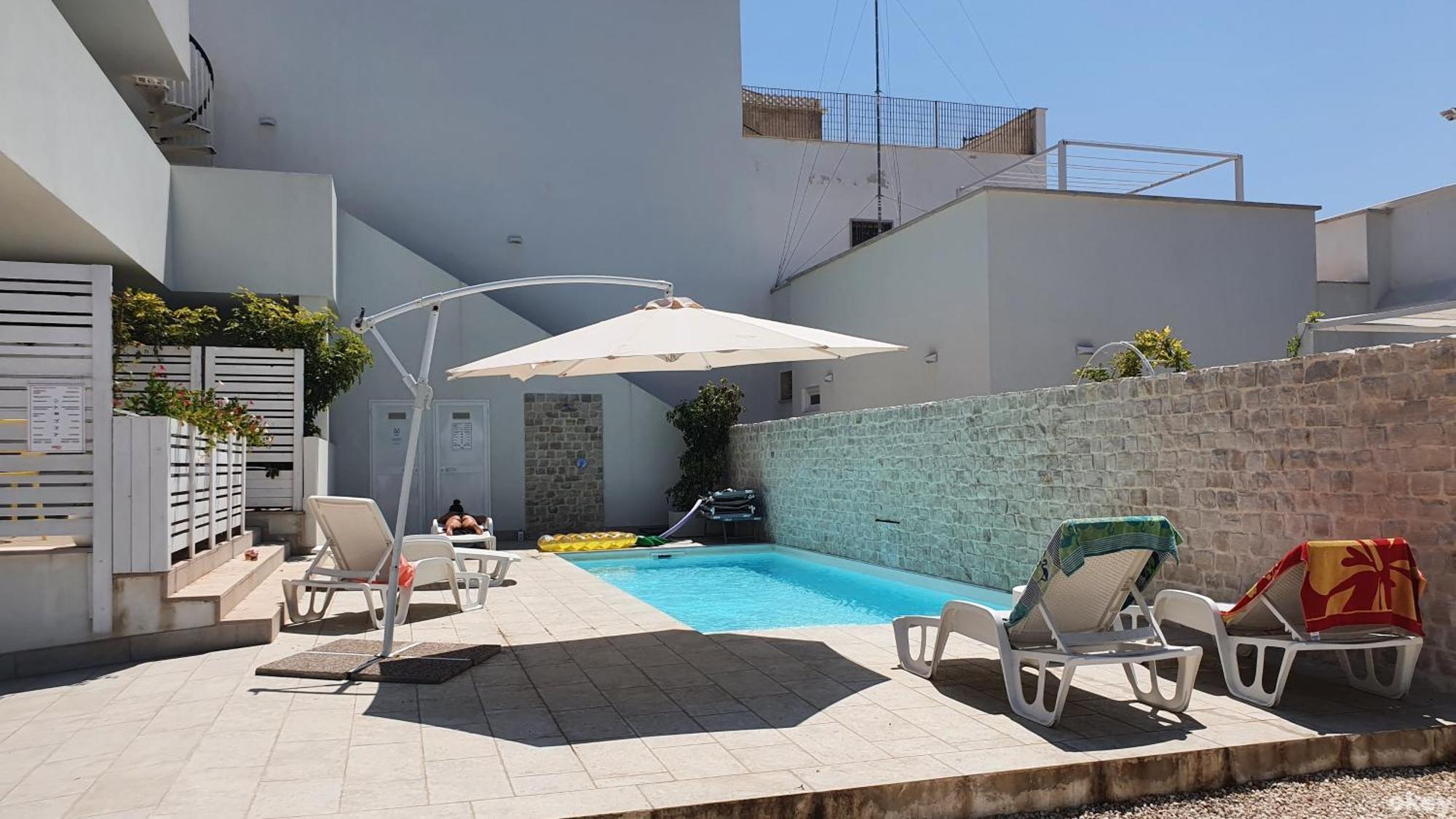 Villa Mediterranea Apartments - Seaview, Pool & Garden Bari Extérieur photo