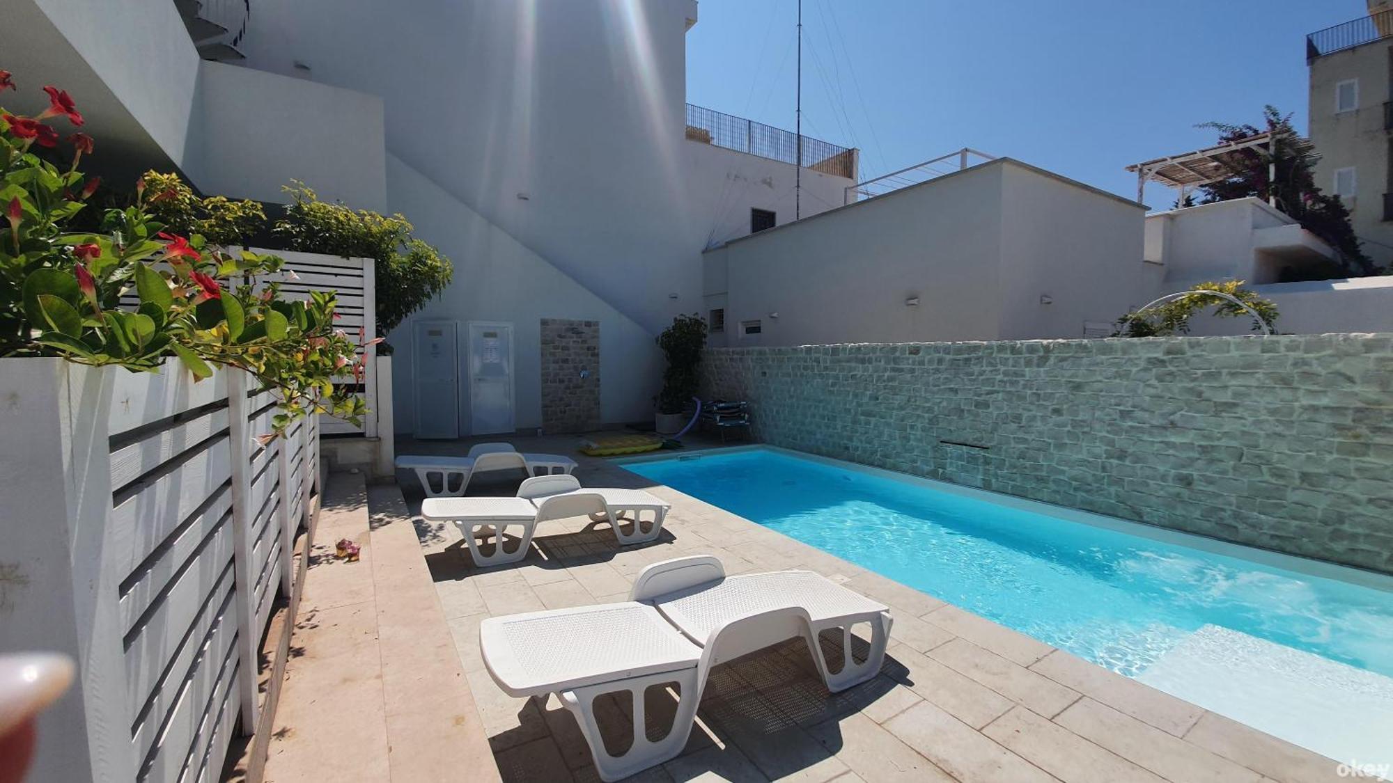Villa Mediterranea Apartments - Seaview, Pool & Garden Bari Extérieur photo